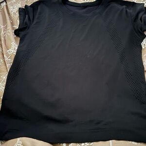 Lululemon Train to Be Short Sleeve BLK/BLK 6
